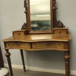 777 5137 DRESSING TABLE